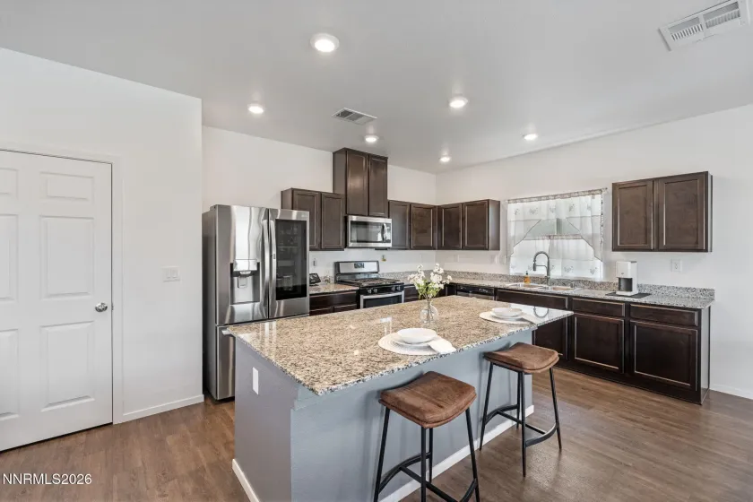 1380 Granary Park, Sparks, Nevada 89436, 4 Bedrooms Bedrooms, ,3 BathroomsBathrooms,Residential,Residential,Granary Park,260005387
