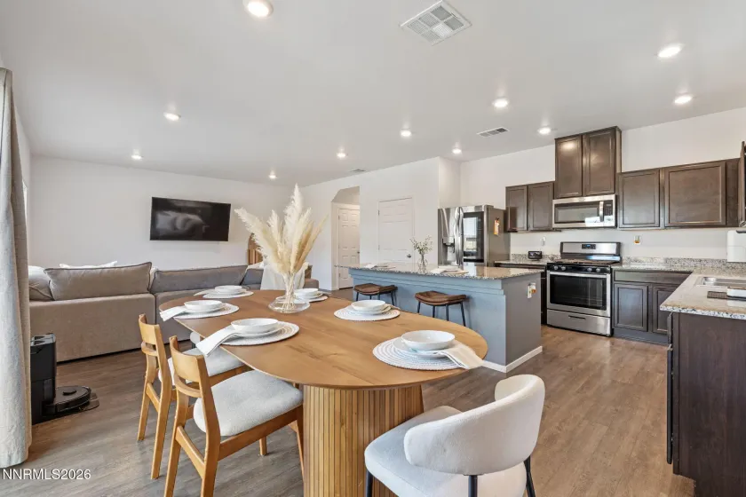 1380 Granary Park, Sparks, Nevada 89436, 4 Bedrooms Bedrooms, ,3 BathroomsBathrooms,Residential,Residential,Granary Park,260005387