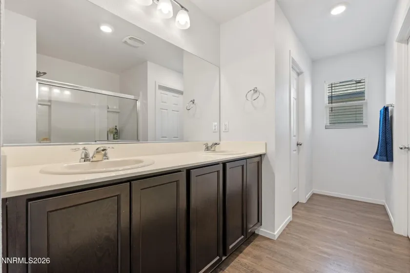 1380 Granary Park, Sparks, Nevada 89436, 4 Bedrooms Bedrooms, ,3 BathroomsBathrooms,Residential,Residential,Granary Park,260005387
