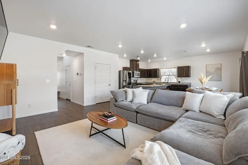 1380 Granary Park, Sparks, Nevada 89436, 4 Bedrooms Bedrooms, ,3 BathroomsBathrooms,Residential,Residential,Granary Park,260005387