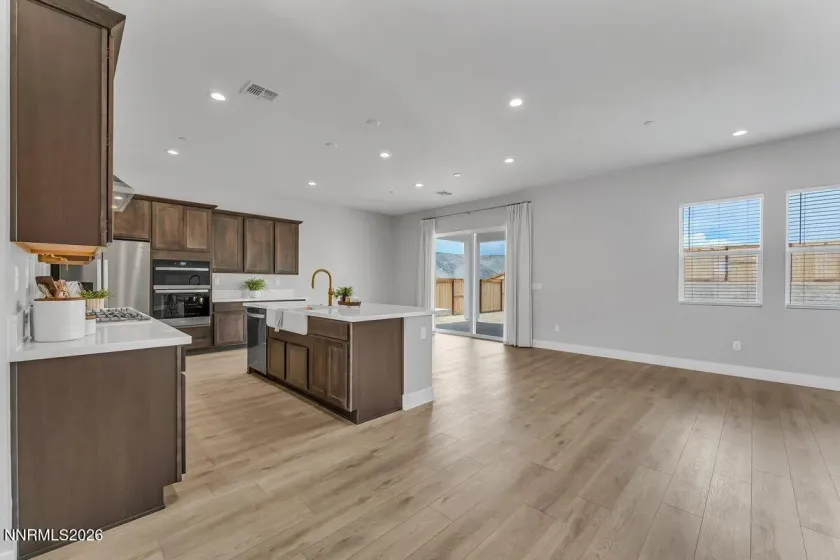 491 Hutchinson, Sparks, Nevada 89441, 5 Bedrooms Bedrooms, ,4 BathroomsBathrooms,Residential,Residential,Hutchinson,260005390