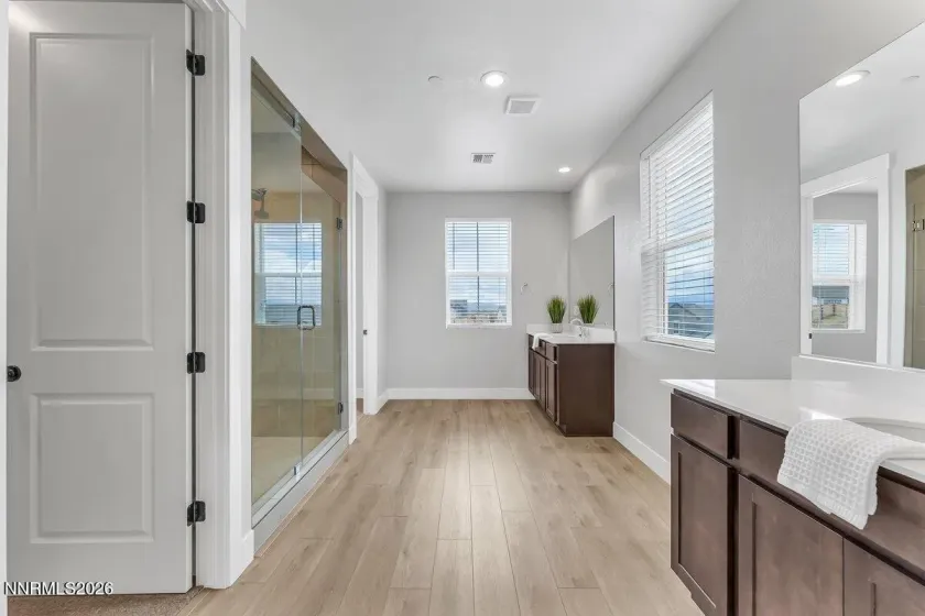 491 Hutchinson, Sparks, Nevada 89441, 5 Bedrooms Bedrooms, ,4 BathroomsBathrooms,Residential,Residential,Hutchinson,260005390