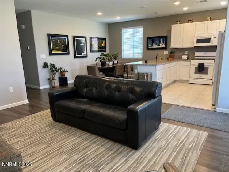 108 Alamosa, Dayton, Nevada 89403, 3 Bedrooms Bedrooms, ,2 BathroomsBathrooms,Residential,Residential,Alamosa,260005395