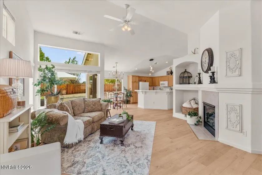 198 Tankersley, Sparks, Nevada 89436, 3 Bedrooms Bedrooms, ,2 BathroomsBathrooms,Residential,Residential,Tankersley,260005396