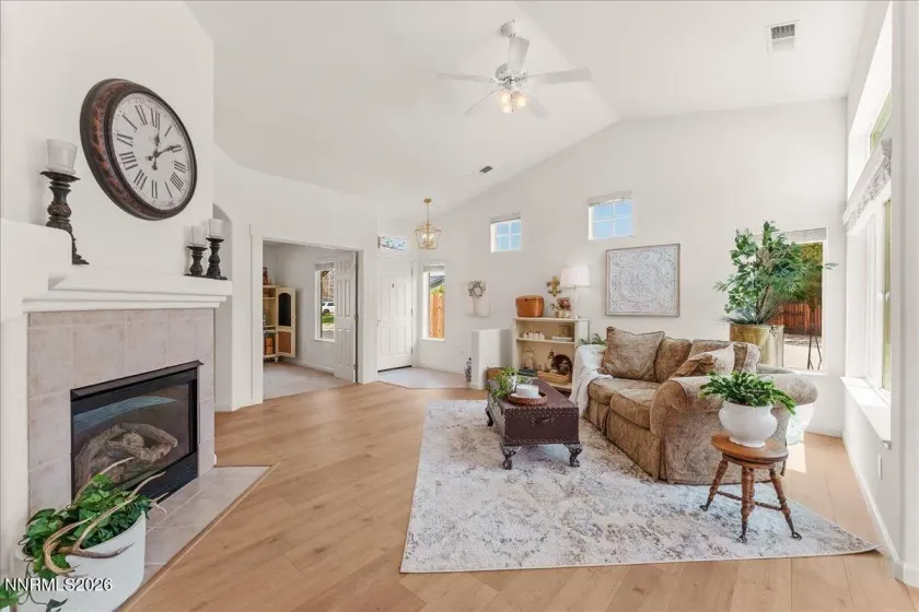 198 Tankersley, Sparks, Nevada 89436, 3 Bedrooms Bedrooms, ,2 BathroomsBathrooms,Residential,Residential,Tankersley,260005396
