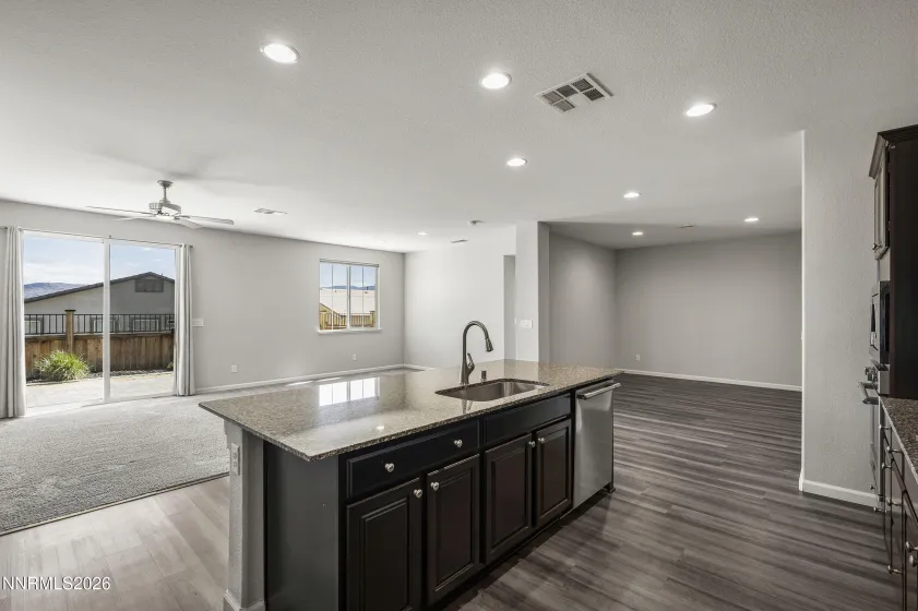 14138 Glowing Amber, Reno, Nevada 89511, 3 Bedrooms Bedrooms, ,3 BathroomsBathrooms,Residential,Residential,Glowing Amber,260005397