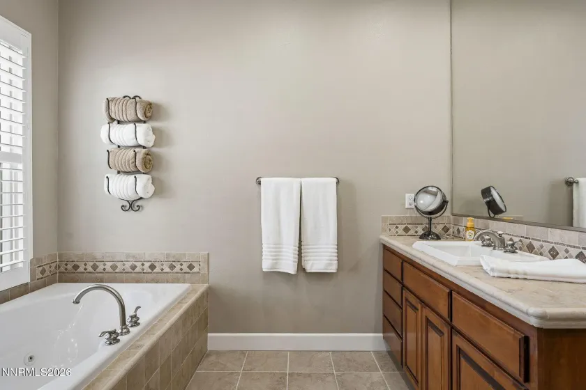8645 Tom Kite, Reno, Nevada 89523, 4 Bedrooms Bedrooms, ,3 BathroomsBathrooms,Residential,Residential,Tom Kite,260005400