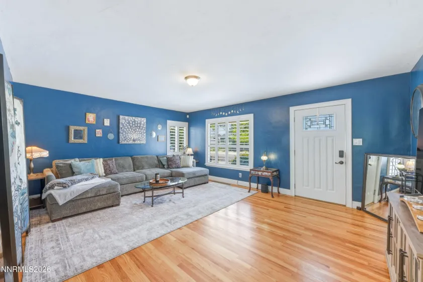 945 Yori, Reno, Nevada 89502, 3 Bedrooms Bedrooms, ,1 BathroomBathrooms,Residential,Residential,Yori,260005405