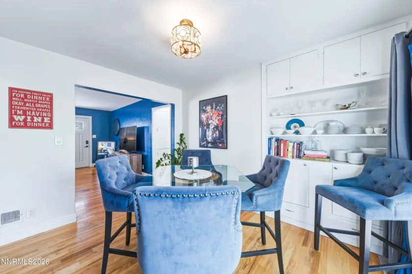 945 Yori, Reno, Nevada 89502, 3 Bedrooms Bedrooms, ,1 BathroomBathrooms,Residential,Residential,Yori,260005405