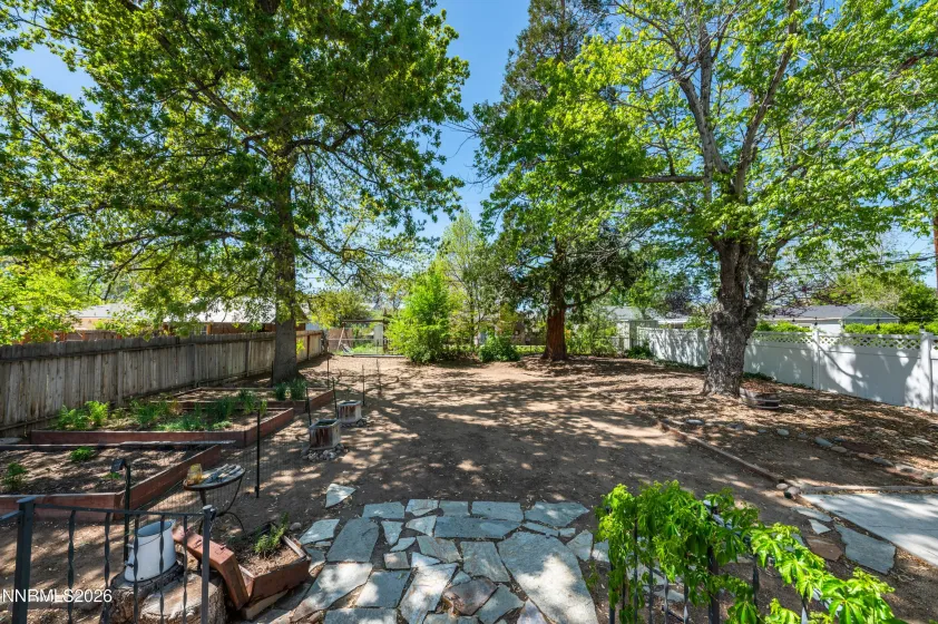 945 Yori, Reno, Nevada 89502, 3 Bedrooms Bedrooms, ,1 BathroomBathrooms,Residential,Residential,Yori,260005405
