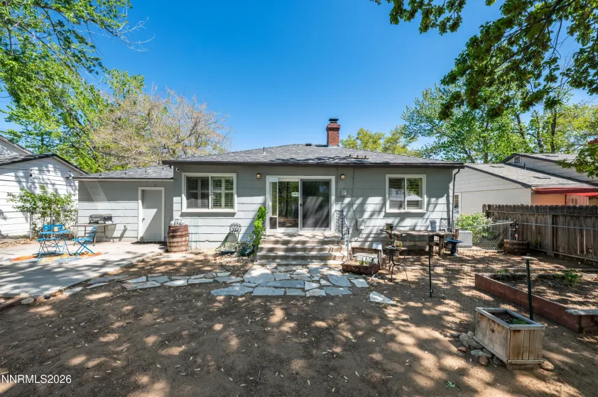 945 Yori, Reno, Nevada 89502, 3 Bedrooms Bedrooms, ,1 BathroomBathrooms,Residential,Residential,Yori,260005405