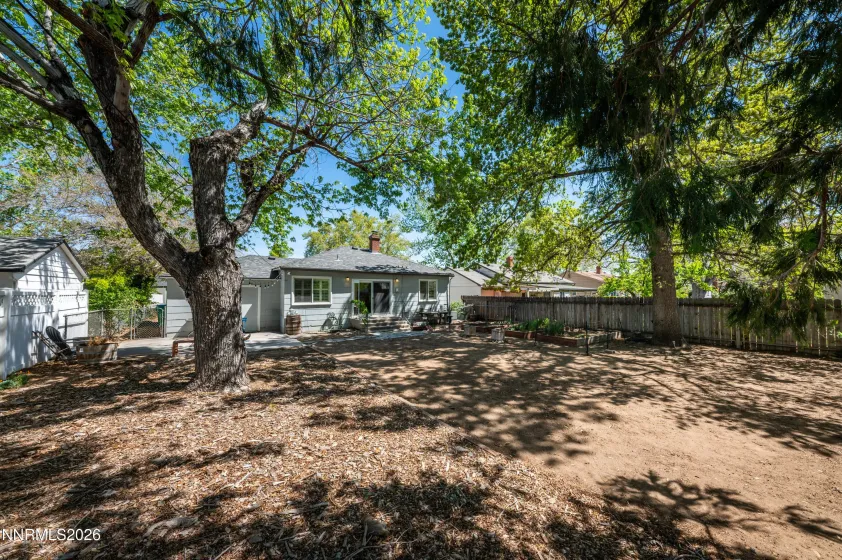945 Yori, Reno, Nevada 89502, 3 Bedrooms Bedrooms, ,1 BathroomBathrooms,Residential,Residential,Yori,260005405