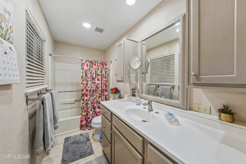 6370 Mono, Sun Valley, Nevada 89433, 3 Bedrooms Bedrooms, ,2 BathroomsBathrooms,Residential,Residential,Mono,260005407