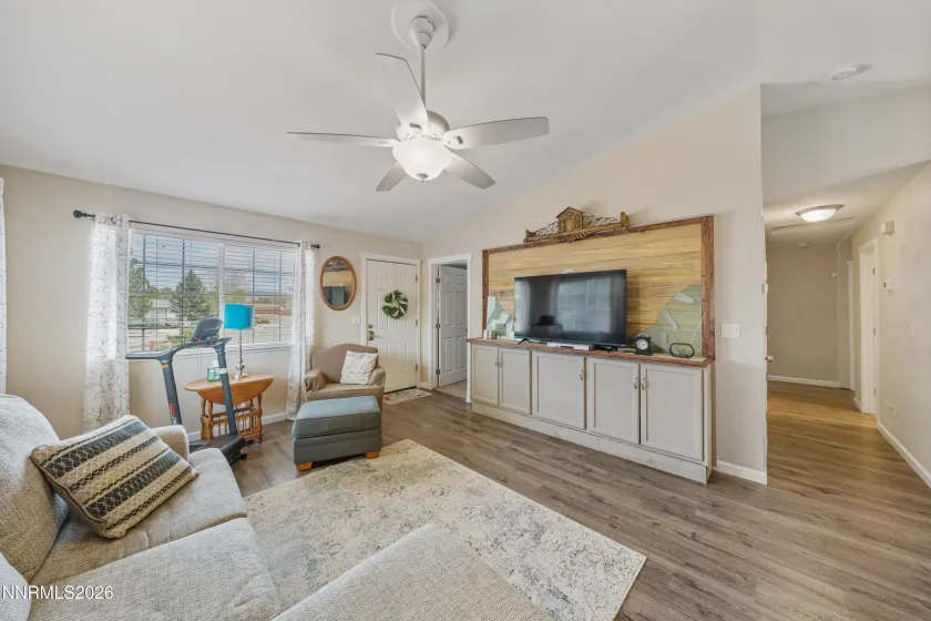 6370 Mono, Sun Valley, Nevada 89433, 3 Bedrooms Bedrooms, ,2 BathroomsBathrooms,Residential,Residential,Mono,260005407