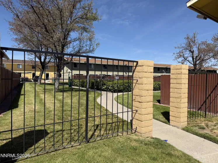 865 Nutmeg, Reno, Nevada 89502, 2 Bedrooms Bedrooms, ,2 BathroomsBathrooms,Residential,Residential,Nutmeg,260005409