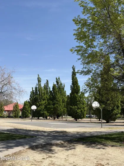 865 Nutmeg, Reno, Nevada 89502, 2 Bedrooms Bedrooms, ,2 BathroomsBathrooms,Residential,Residential,Nutmeg,260005409