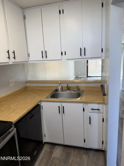 865 Nutmeg, Reno, Nevada 89502, 2 Bedrooms Bedrooms, ,2 BathroomsBathrooms,Residential,Residential,Nutmeg,260005409