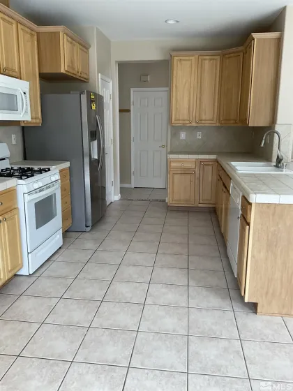 2847 Falcon Ridge, Sparks, Nevada 89436, 4 Bedrooms Bedrooms, ,4 BathroomsBathrooms,Residential Lease,Manufactured,Falcon Ridge,260005427