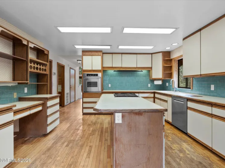 962 Red Feather, Incline Village, Nevada 89451, 3 Bedrooms Bedrooms, ,2 BathroomsBathrooms,Residential,Residential,Red Feather,260005433