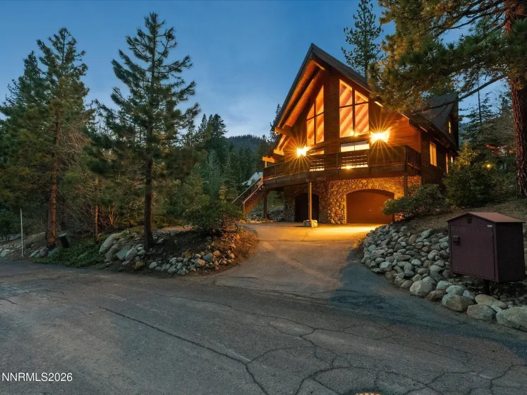 962 Red Feather, Incline Village, Nevada 89451, 3 Bedrooms Bedrooms, ,2 BathroomsBathrooms,Residential,Residential,Red Feather,260005433