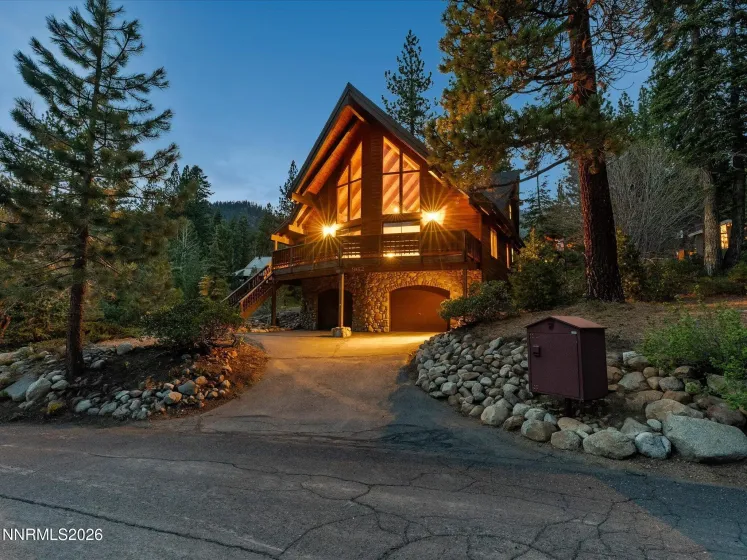 962 Red Feather, Incline Village, Nevada 89451, 3 Bedrooms Bedrooms, ,2 BathroomsBathrooms,Residential,Residential,Red Feather,260005433