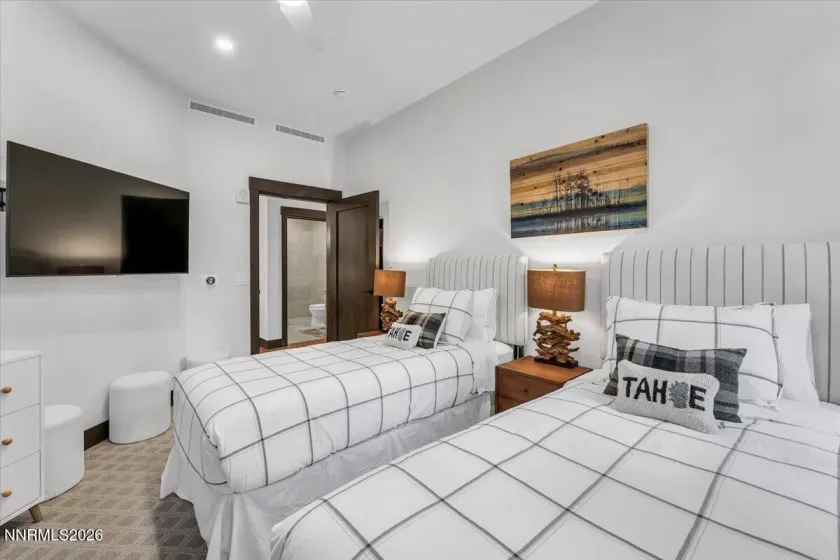 25 Beach Club, Stateline, Nevada 89449, 3 Bedrooms Bedrooms, ,2 BathroomsBathrooms,Residential,Residential,Beach Club,260005436