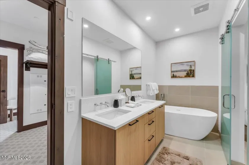 25 Beach Club, Stateline, Nevada 89449, 3 Bedrooms Bedrooms, ,2 BathroomsBathrooms,Residential,Residential,Beach Club,260005436