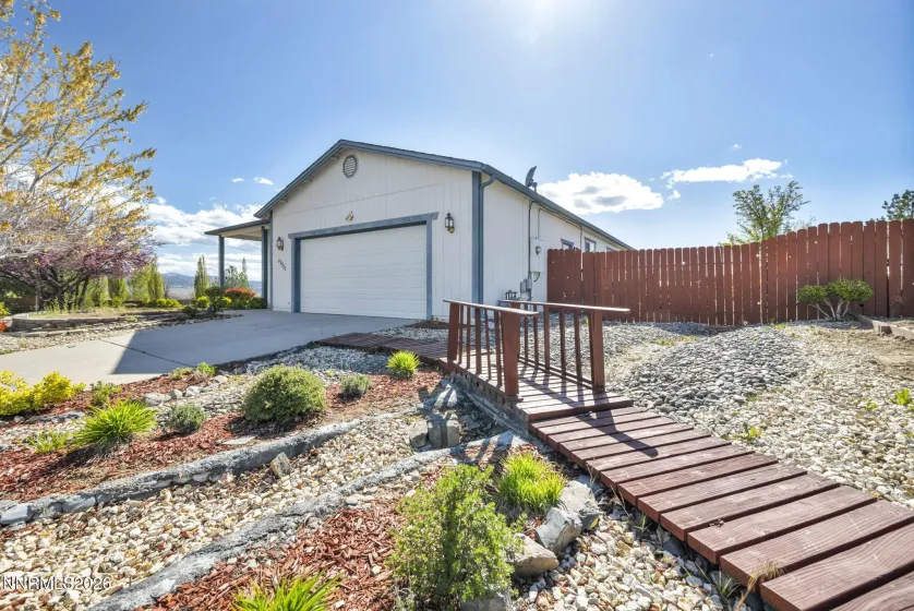 17511 Crystal Canyon, Reno, Nevada 89508, 3 Bedrooms Bedrooms, ,2 BathroomsBathrooms,Residential,Residential,Crystal Canyon,260005435
