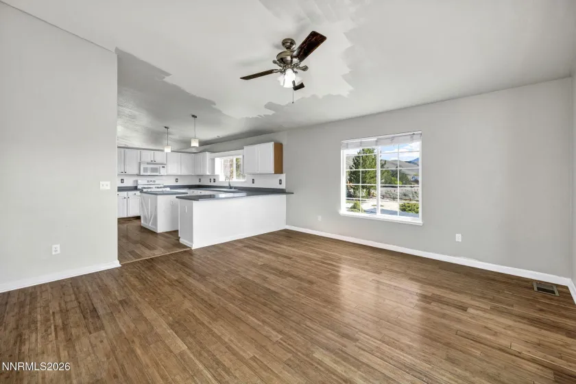 17511 Crystal Canyon, Reno, Nevada 89508, 3 Bedrooms Bedrooms, ,2 BathroomsBathrooms,Residential,Residential,Crystal Canyon,260005435