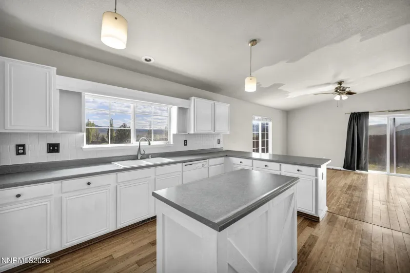 17511 Crystal Canyon, Reno, Nevada 89508, 3 Bedrooms Bedrooms, ,2 BathroomsBathrooms,Residential,Residential,Crystal Canyon,260005435
