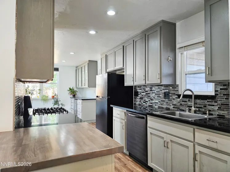 7565 Halifax, Reno, Nevada 89506, 3 Bedrooms Bedrooms, ,3 BathroomsBathrooms,Residential,Residential,Halifax,260005437