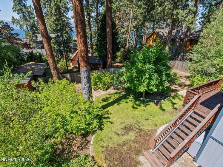 Back Yard=Fenced