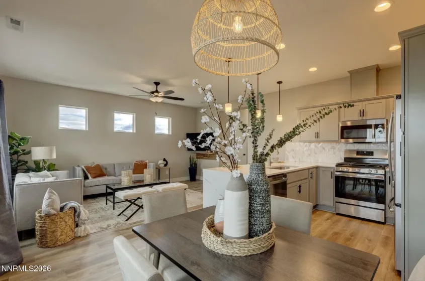 542 Bayonne, Carson City, Nevada 89701, 4 Bedrooms Bedrooms, ,3 BathroomsBathrooms,Residential,Residential,Bayonne,260005453