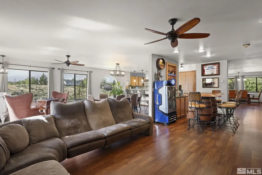 3075 Markridge, Reno, Nevada 89509, 5 Bedrooms Bedrooms, ,3 BathroomsBathrooms,Residential,Residential,Markridge,260005458