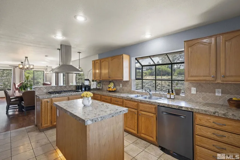 3075 Markridge, Reno, Nevada 89509, 5 Bedrooms Bedrooms, ,3 BathroomsBathrooms,Residential,Residential,Markridge,260005458