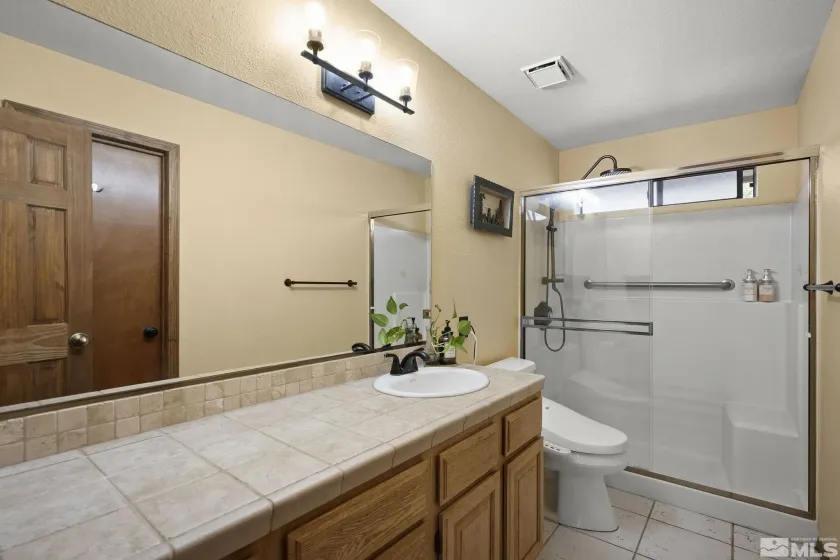 3075 Markridge, Reno, Nevada 89509, 5 Bedrooms Bedrooms, ,3 BathroomsBathrooms,Residential,Residential,Markridge,260005458