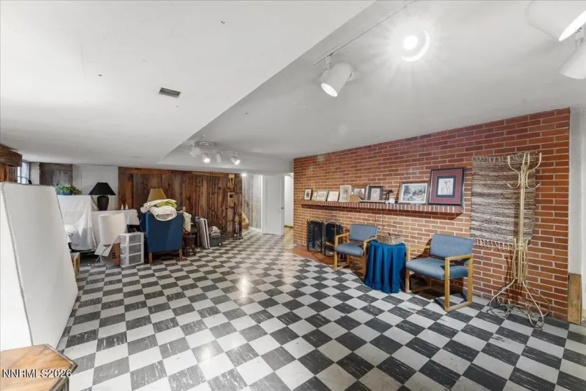 3850 Plumas, Reno, Nevada 89509, 8 Bedrooms Bedrooms, ,5 BathroomsBathrooms,Residential,Residential,Plumas,260005460