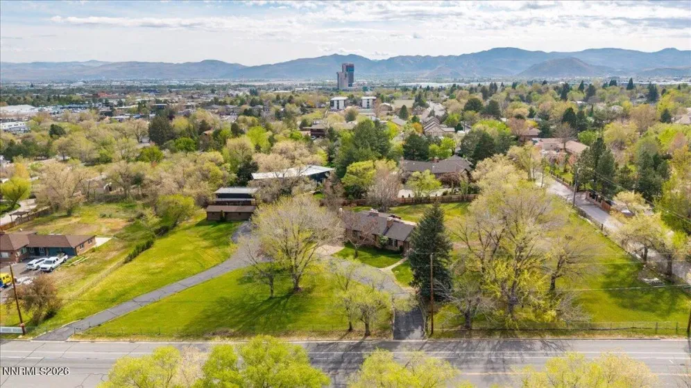 3850 Plumas, Reno, Nevada 89509, 8 Bedrooms Bedrooms, ,5 BathroomsBathrooms,Residential,Residential,Plumas,260005460