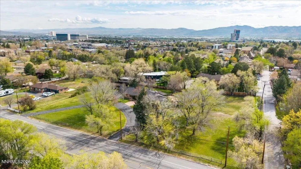 3850 Plumas, Reno, Nevada 89509, 8 Bedrooms Bedrooms, ,5 BathroomsBathrooms,Residential,Residential,Plumas,260005460