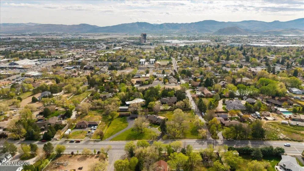 3850 Plumas, Reno, Nevada 89509, 8 Bedrooms Bedrooms, ,5 BathroomsBathrooms,Residential,Residential,Plumas,260005460