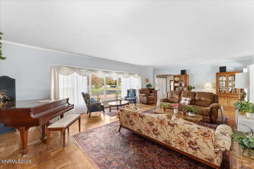 3850 Plumas, Reno, Nevada 89509, 8 Bedrooms Bedrooms, ,5 BathroomsBathrooms,Residential,Residential,Plumas,260005460