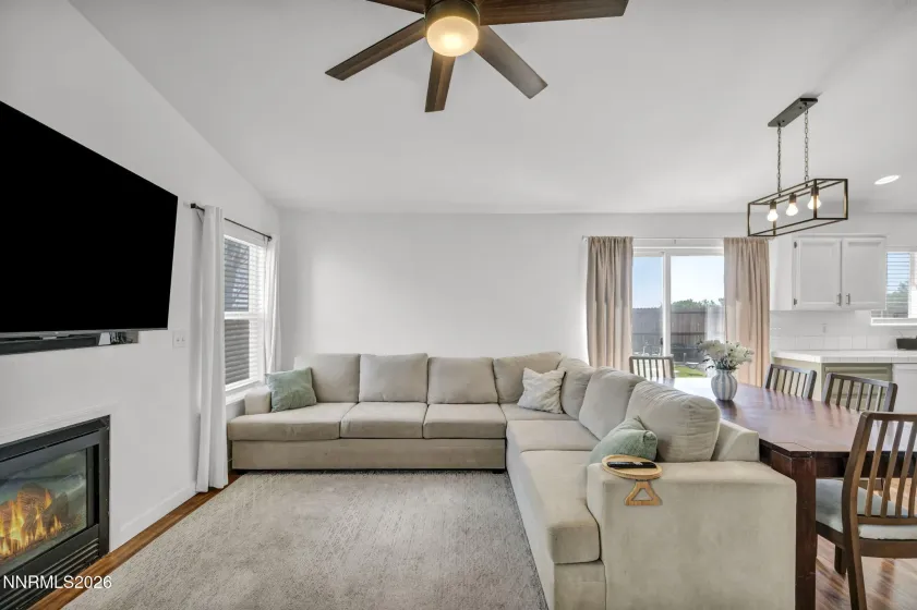 111 Relief Springs, Fernley, Nevada 89408, 3 Bedrooms Bedrooms, ,2 BathroomsBathrooms,Residential,Residential,Relief Springs,260005470