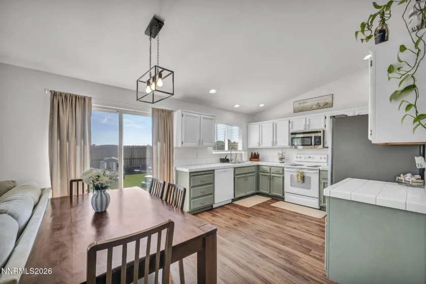 111 Relief Springs, Fernley, Nevada 89408, 3 Bedrooms Bedrooms, ,2 BathroomsBathrooms,Residential,Residential,Relief Springs,260005470