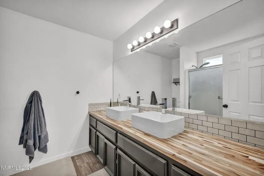 111 Relief Springs, Fernley, Nevada 89408, 3 Bedrooms Bedrooms, ,2 BathroomsBathrooms,Residential,Residential,Relief Springs,260005470