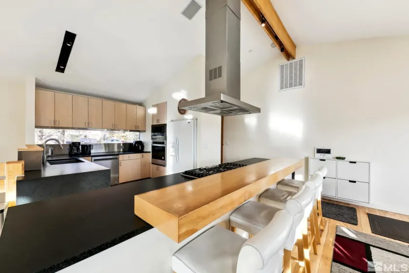 332 Barton, Stateline, Nevada 89449, 6 Bedrooms Bedrooms, ,4 BathroomsBathrooms,Residential,Residential,Barton,260005473