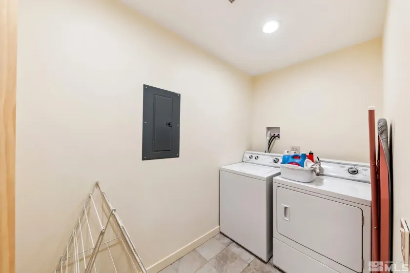 332 Barton, Stateline, Nevada 89449, 6 Bedrooms Bedrooms, ,4 BathroomsBathrooms,Residential,Residential,Barton,260005473