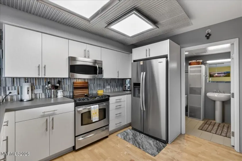 255 Sierra, Reno, Nevada 89501, 2 Bedrooms Bedrooms, ,3 BathroomsBathrooms,Residential,Residential,Sierra,260005474