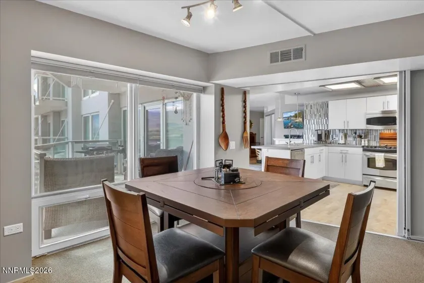 255 Sierra, Reno, Nevada 89501, 2 Bedrooms Bedrooms, ,3 BathroomsBathrooms,Residential,Residential,Sierra,260005474