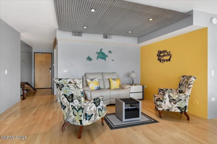 255 Sierra, Reno, Nevada 89501, 2 Bedrooms Bedrooms, ,3 BathroomsBathrooms,Residential,Residential,Sierra,260005474