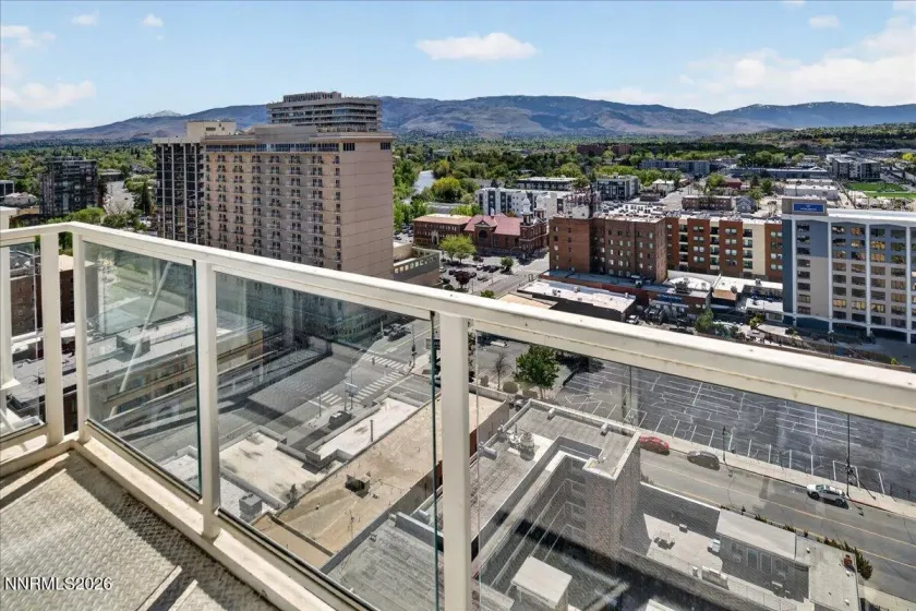255 Sierra, Reno, Nevada 89501, 2 Bedrooms Bedrooms, ,3 BathroomsBathrooms,Residential,Residential,Sierra,260005474